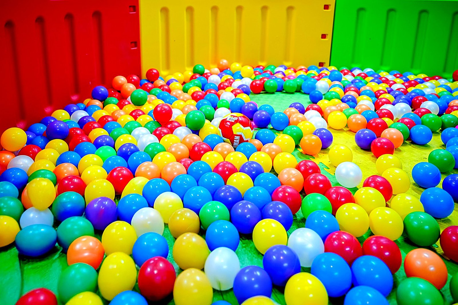 Ball pit